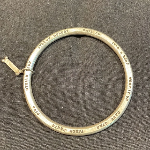 Heather B. Moore Bangle Bracelet Sterling Silver 1.6 oz Dog Bone Charm  8” - Picture 3 of 7